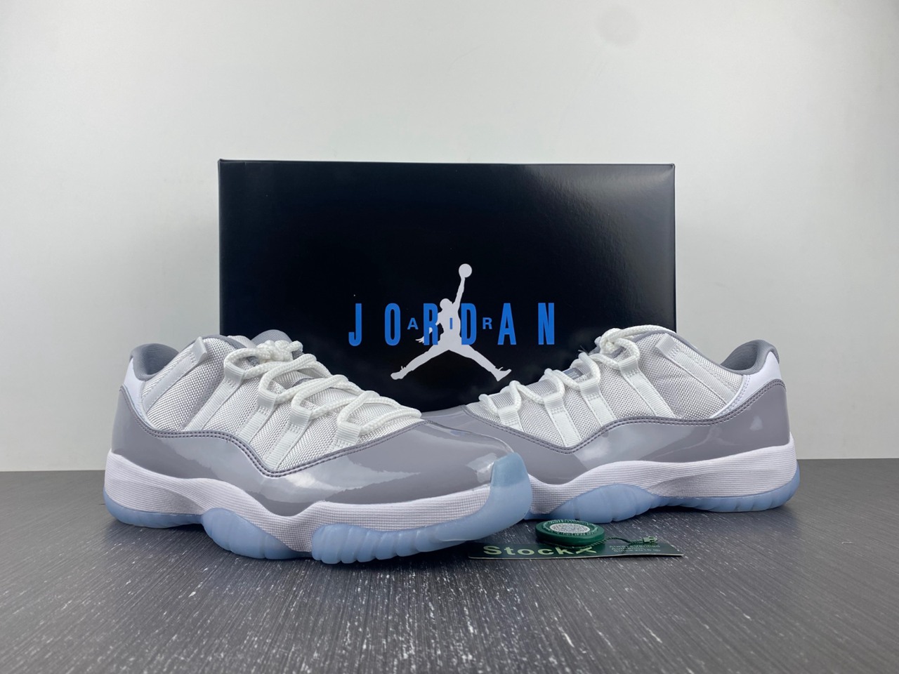 ir Jordan 11 Low ??Cement Grey AV2187-140
